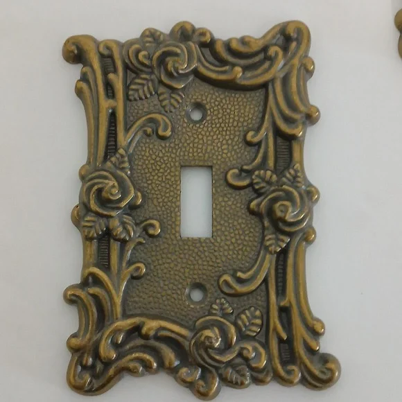 Vintage looking electrical plate covers seven pieces - Picture 2 of 6